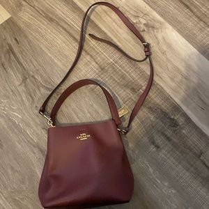 Coach bucket bag burgandy